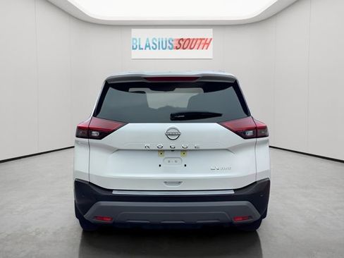 Used 2023 Nissan Rogue SV w/ SV Premium B Package image 4