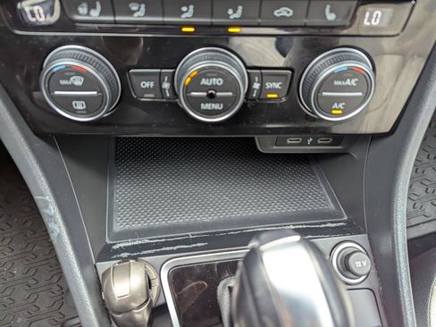 Used 2020 Volkswagen Jetta R-Line FWD image 24