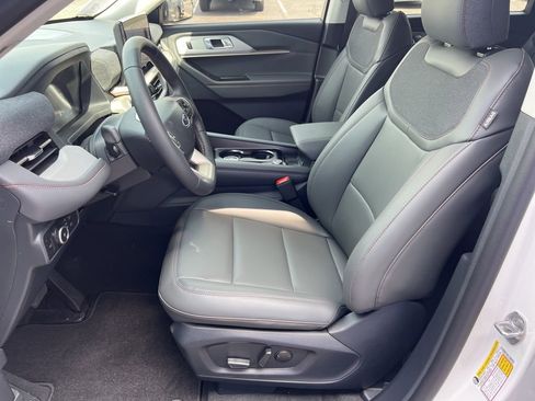New 2026 Ford Explorer Active RWD image 15