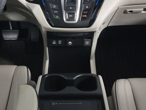 Used 2025 Honda Odyssey Touring image 22