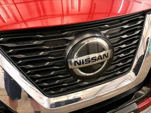 Used 2018 Nissan Rogue SV AWD/4WD image 29