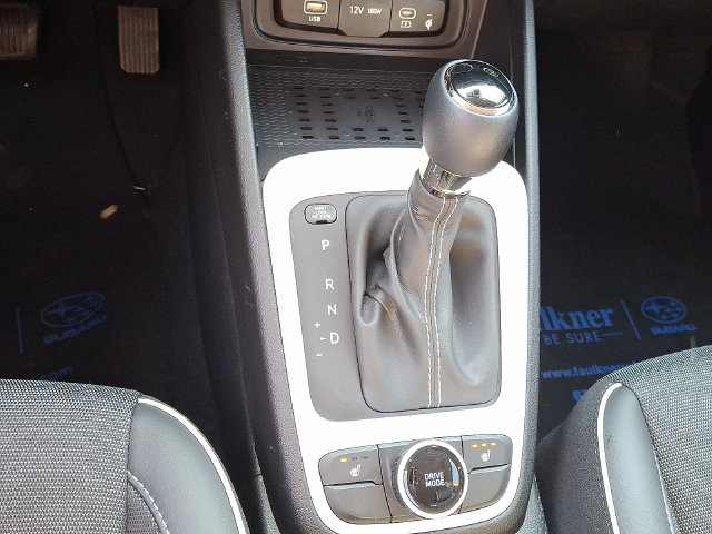 Used 2025 Hyundai Venue Limited FWD image 15