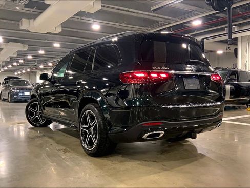 Used 2024 Mercedes-Benz GLS 450 4MATIC image 3