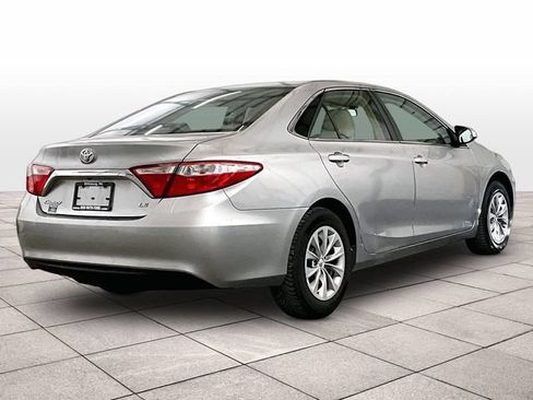 Used 2017 Toyota Camry LE FWD image 11