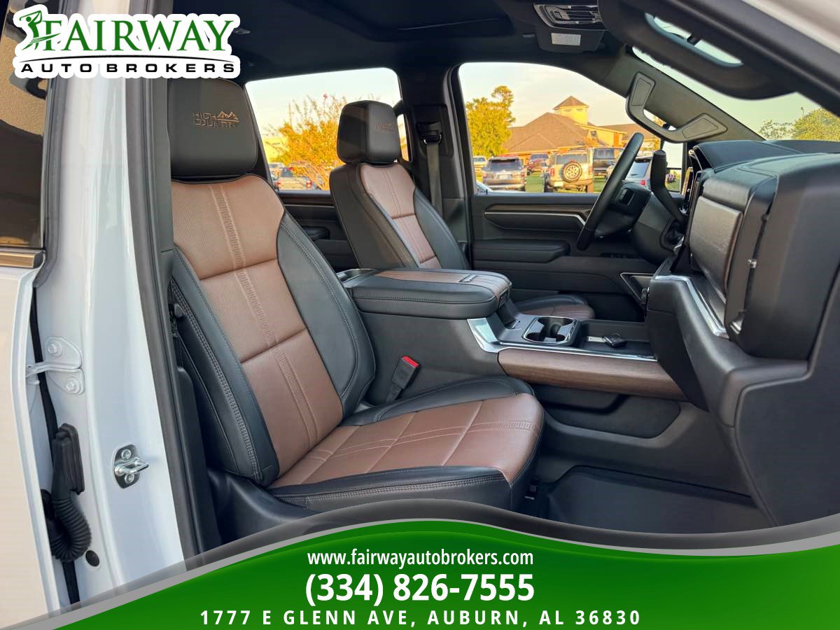 Used 2025 Chevrolet Silverado 2500 High Country w/ Technology Package AWD/4WD image 12
