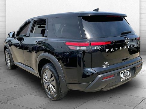 Used 2025 Nissan Pathfinder S AWD/4WD image 4