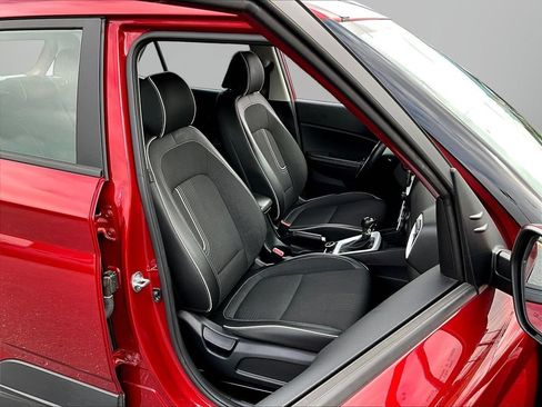 Certified 2023 Hyundai Venue Limited w/ Cargo Package FWD image 26