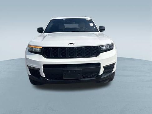 Used 2024 Jeep Grand Cherokee L Limited w/ Black Appearance Package image 11