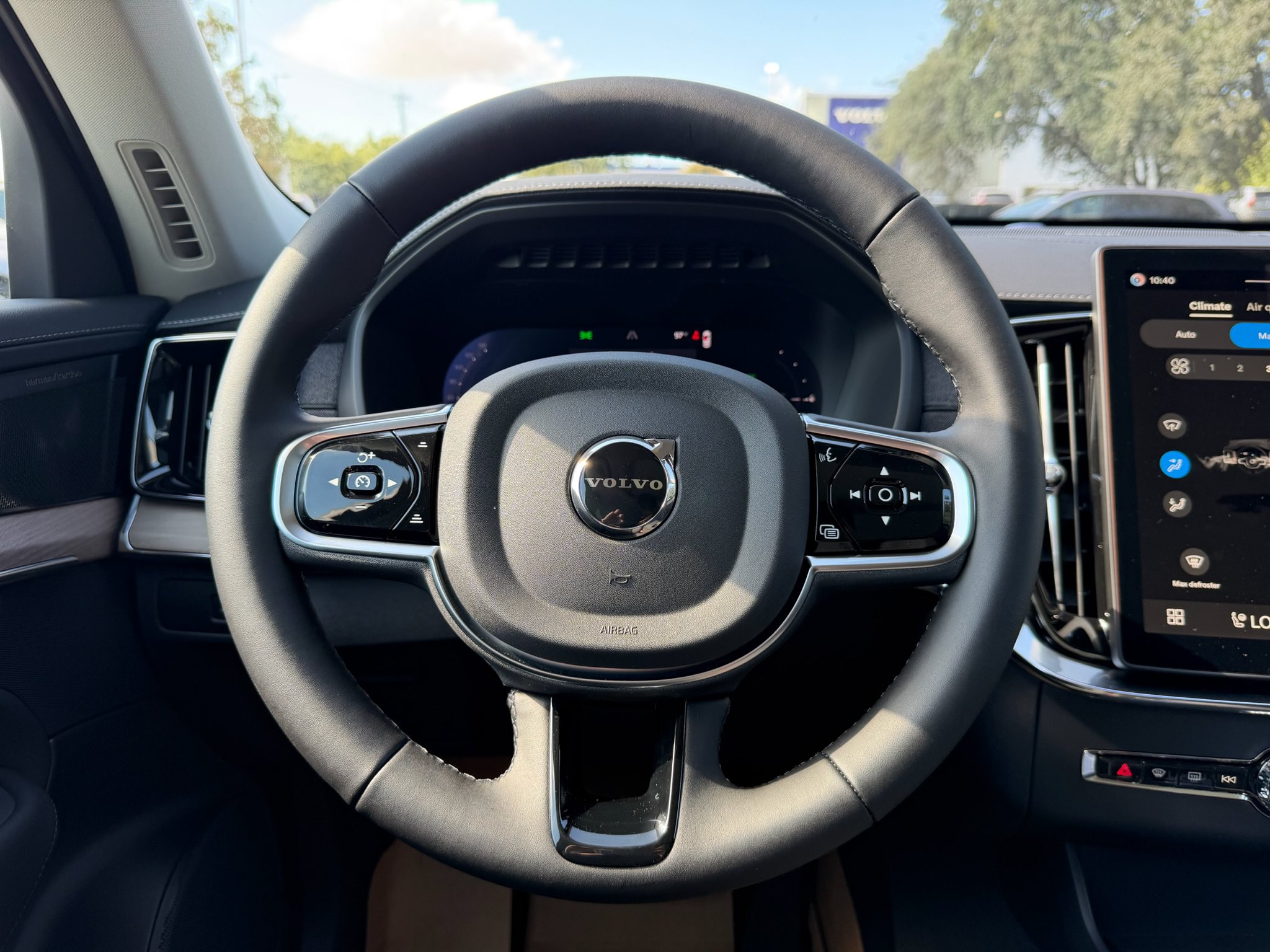 New 2027 Volvo XC90 T8 Plus AWD/4WD image 15