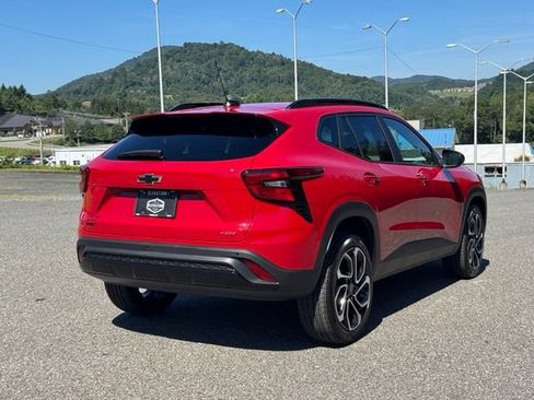 New 2026 Chevrolet Trax RS w/ Driver Confidence Package FWD image 7