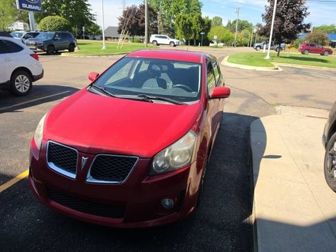 Used 2009 Pontiac Vibe GT FWD image 2