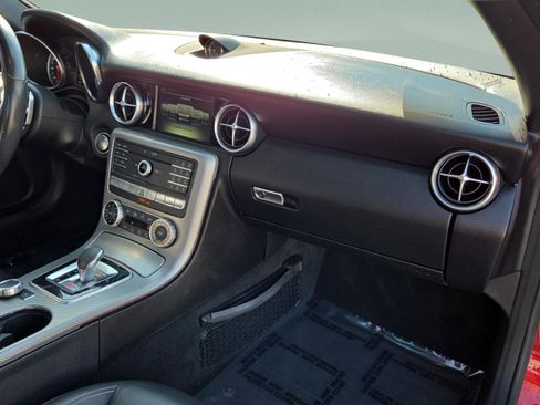 Used 2019 Mercedes-Benz SLC 300 image 16