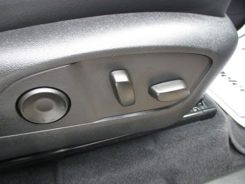 Used 2025 Buick Enclave Sport Touring image 19