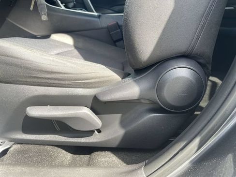 Certified 2019 Toyota RAV4 LE AWD/4WD image 13