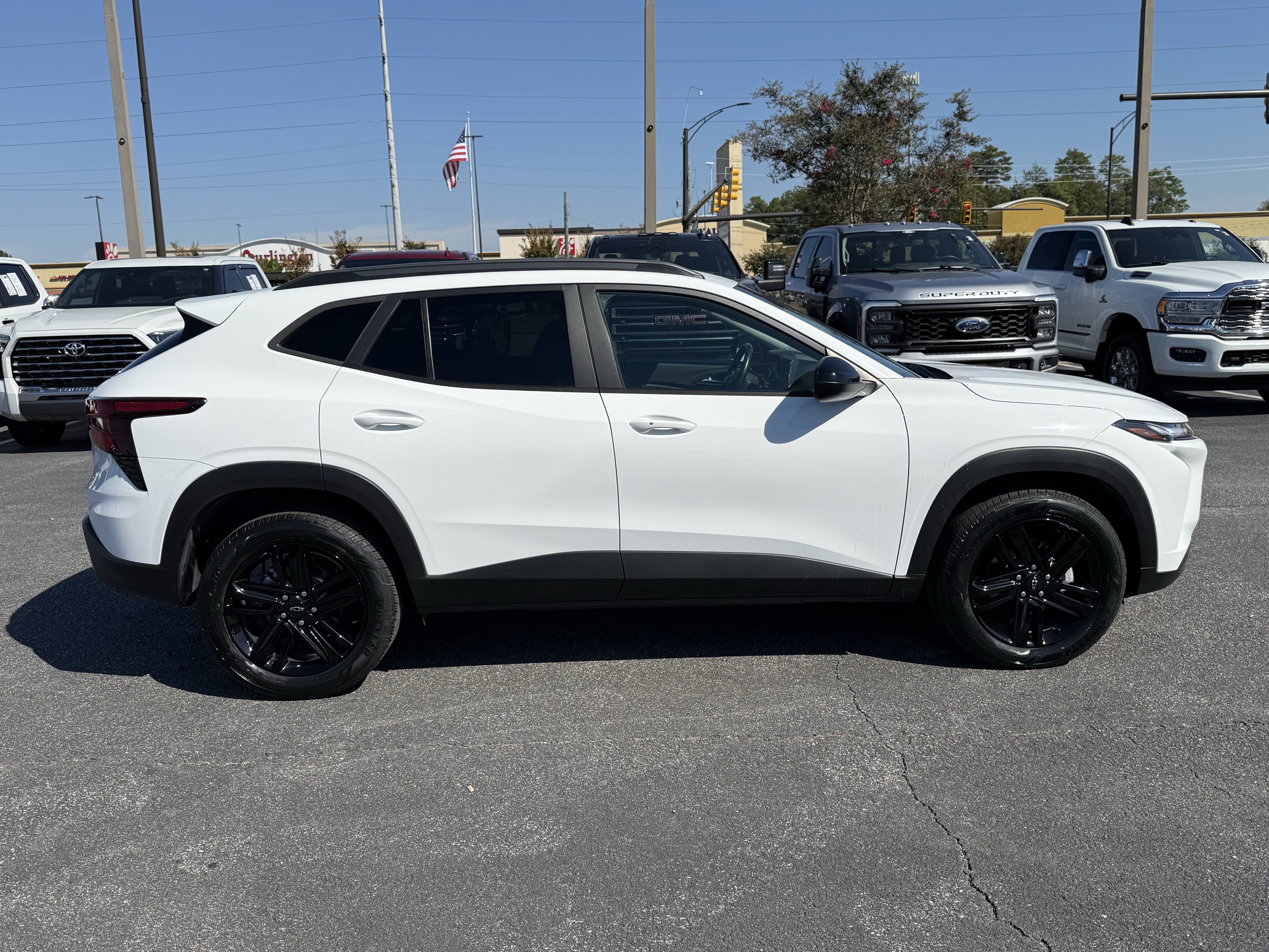 Used 2024 Chevrolet Trax ACTIV FWD image 11