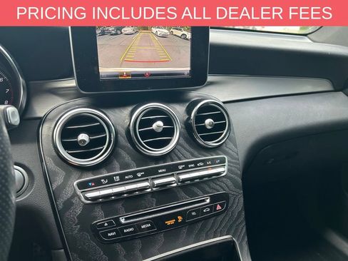 Used 2019 Mercedes-Benz GLC 300 4MATIC image 11