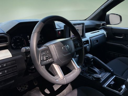 Used 2024 Toyota Tacoma TRD Sport AWD/4WD image 13