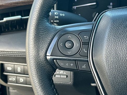 Used 2021 Toyota Avalon XLE image 24