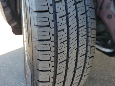 Used 2019 Jeep Cherokee Latitude w/ Popular Appearance Group image 14