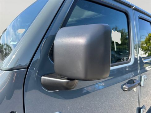 New 2025 Jeep Gladiator Sport image 11