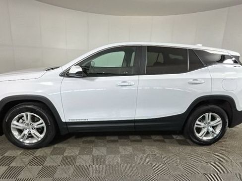 Used 2023 GMC Terrain SLE FWD image 5