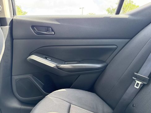 Used 2024 Nissan Altima 2.5 SV FWD image 18
