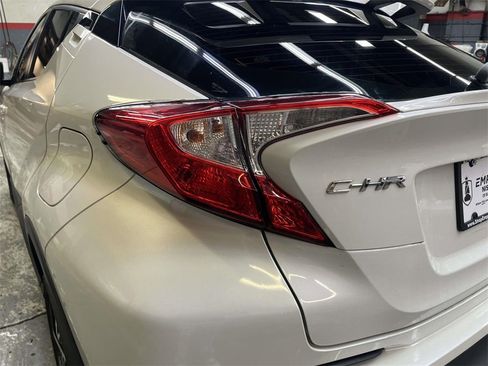 Used 2018 Toyota C-HR XLE image 11