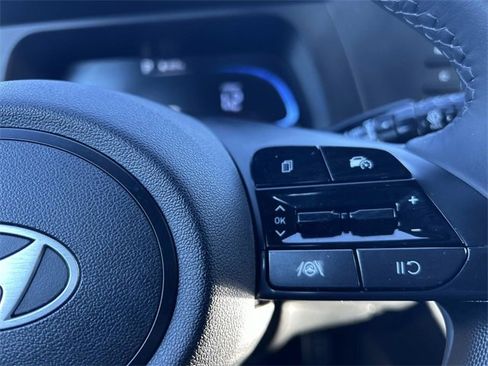 Used 2025 Hyundai Elantra Sport image 24