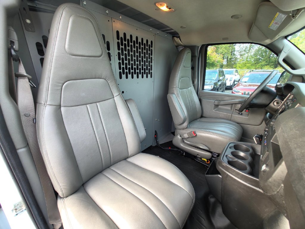 Used 2020 Chevrolet Express 2500 RWD image 19