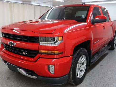 Used 2018 Chevrolet Silverado 1500 LT w/ All Star Edition AWD/4WD image 3