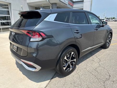 Used 2024 Kia Sportage EX FWD image 5