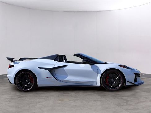 Used 2024 Chevrolet Corvette Z06 w/ Z07 Performance Package image 5