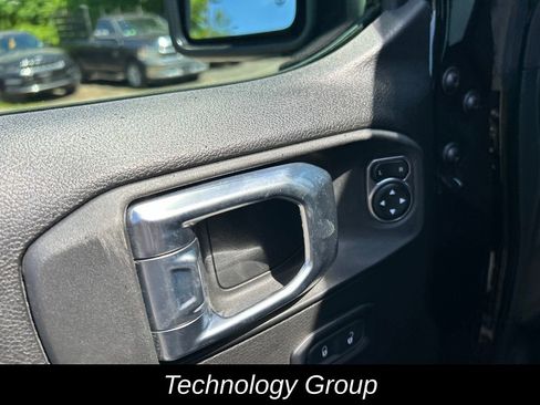Used 2024 Jeep Wrangler Unlimited Rubicon 4xe w/ Technology Group AWD/4WD image 13