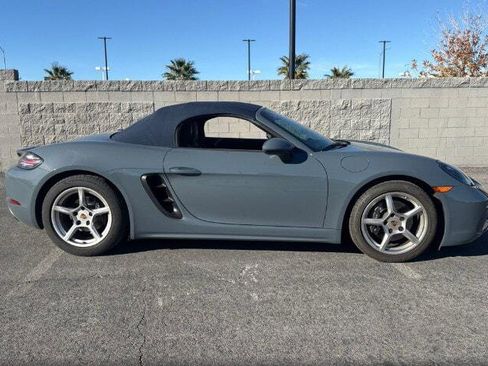 Used 2017 Porsche 718 Boxster image 21