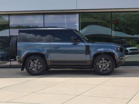 Used 2025 Land Rover Defender 90 X-Dynamic SE AWD/4WD image 8