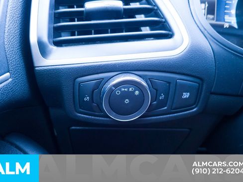 Used 2024 Ford Edge SEL image 34