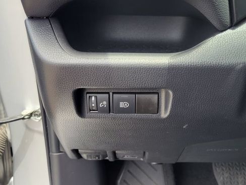 Used 2022 Toyota RAV4 XLE FWD image 16