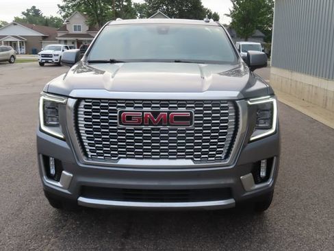 Used 2021 GMC Yukon Denali w/ Denali Premium Package AWD/4WD image 12