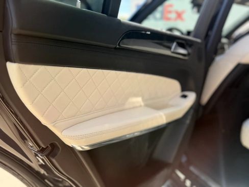 Used 2017 Mercedes-Benz GLS 550 4MATIC image 23