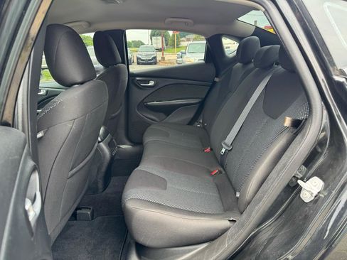 Used 2015 Dodge Dart SE w/ Convenience Group FWD image 12