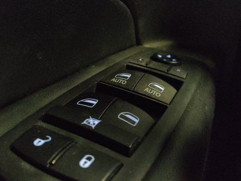 Used 2019 Jeep Grand Cherokee Limited AWD/4WD image 27