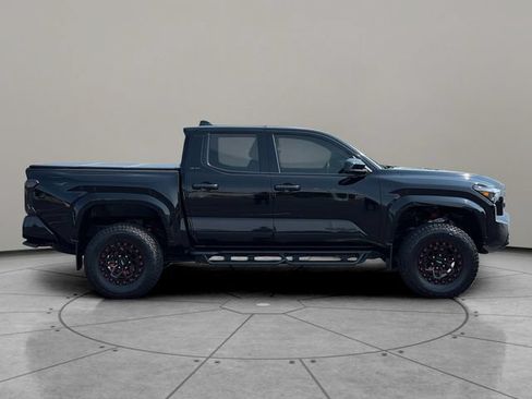 Used 2025 Toyota Tacoma SR5 AWD/4WD image 7