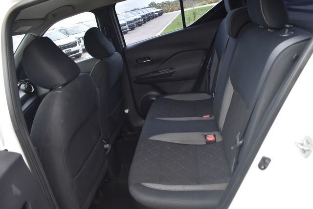 Used 2018 Nissan Kicks SV FWD image 17