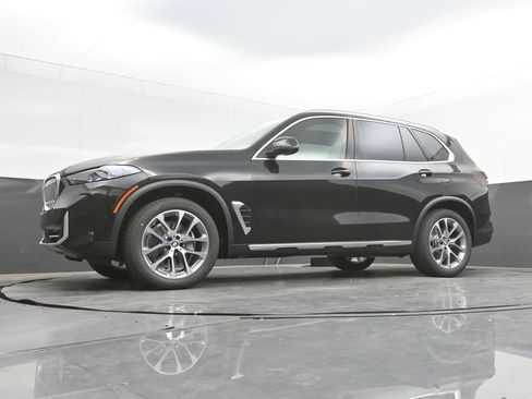 New 2026 BMW X5 sDrive40i w/ Premium Package RWD image 48