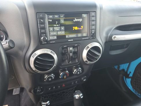 Used 2017 Jeep Wrangler Unlimited Sahara w/ Max Tow Package AWD/4WD image 16
