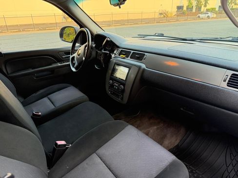 Used 2010 Chevrolet Avalanche LS AWD/4WD image 10