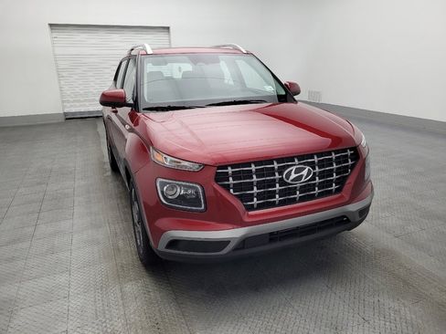 Used 2024 Hyundai Venue Limited image 14