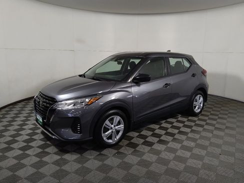 Used 2021 Nissan Kicks S FWD image 2