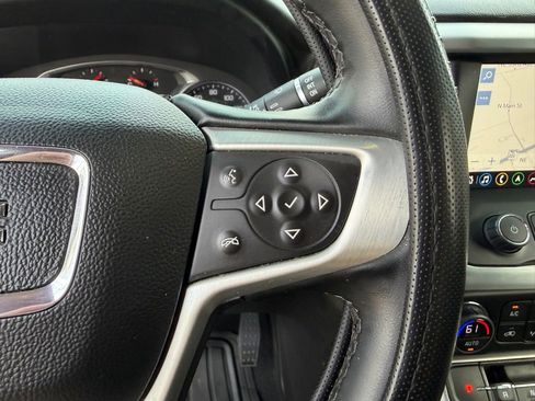 Used 2023 GMC Acadia SLT image 26