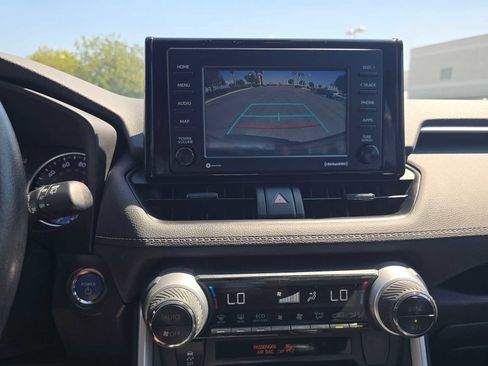 Used 2022 Toyota RAV4 XLE image 28